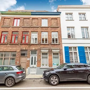Hébergement de vacances Town House With View Over The 3 Towers Of, Bruges